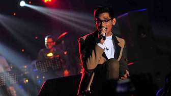 Masih Jomblo, Afgan "Curcol" di Konsernya