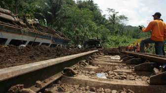 PT KAI Uji Coba Jalur Kereta di Lokasi Longsor