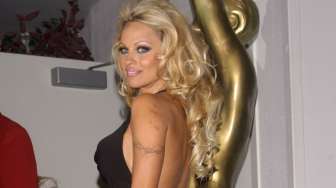 Pamela Anderson Kembali Gugat Cerai Suami