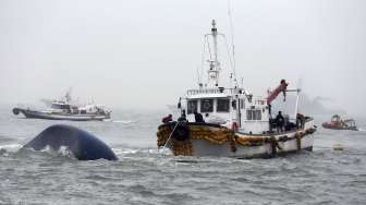 Feri Sewol Tenggelam Setelah Berbelok Tajam