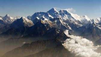 12 Tewas Diterpa Longsoran Salju di Everest