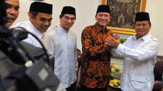 Ketua Dewan Pembina Partai Gerindra Prabowo Subianto bersilaturahmi ke markas besar Partai Persatuan Pembangunan di jalan Diponegoro Jakarta, Jumat (18/4). [suara.com/Adrian Mahakam]