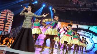 Ajang penghargaan untuk insan musik indonesia SCTV Music Award 2014 yang diadakan di Hall D2 JIexpo kemayoran Jakarta, Kamis (17/4). [suara.com/Adrian Mahakam]