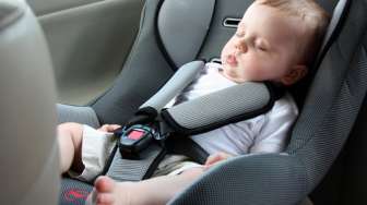 10 Jam Ditinggal di dalam Mobil, Bayi di Amerika Meninggal Kepanasan