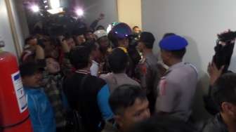 Massa Pendukung Suryadharma Ali Datangi DPP PPP Desak Rapimnas Dibubarkan
