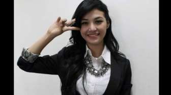 Mezty "7 Icons" Dikerjai Saat Ultah Ke-25