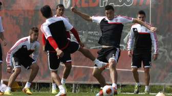 Punggawa Benfica berlatih di Seixal jelang leg pertama babak semifinal Liga Europa kontra Juventus [Reuters/Rafael Marchante]