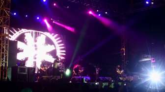 Burgerkill Panaskan Ribuan Penonton Hammersonic Festival 2014