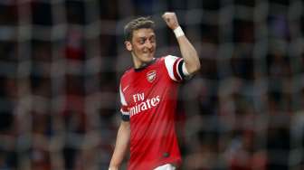 Arsenal Menang, Wenger Puji Kontribusi Ozil 