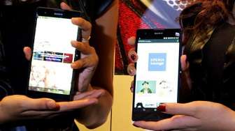 XPERIA Lounge, aplikasi untuk memperoleh voucher yang dapat dipakai mengunduh film-film blockbuster di aplikasi Privilege Movies, di Jakarta, Rabu (30/4). Kedua aplikasi tersebut bisa diunduh di Google Play. [ suara.com/Ruben Setiawan]