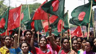 Peringatan Hari Buruh Internasional di Dhaka, Kamis (1/5). [Reuters/Andrew Biraj]