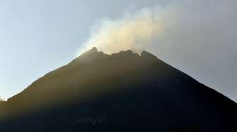 Meski Masih Berstatus "Waspada", Aktivitas Merapi Cenderung Menurun