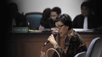 Mantan Menteri Keuangan Sri Mulyani di Pengadilan Negeri Tindak Pidana Korupsi Jakarta, Jumat (2/5). [suara.com/Adrian Mahakam] 