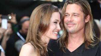 Angelina Jolie dan Brad Pitt Masih Saling Kirim Surat Cinta