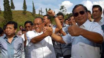 Aburizal Mengaku Salat Istikharah Sebelum Dukung Prabowo-Hatta