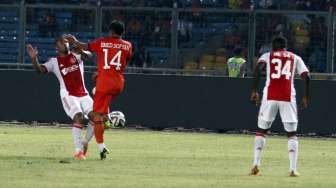 Laga Persahabatan dalam rangka Ajax Indonesia Tour 2014 melawan Persija Jakarta di Stadion Utama Gelanggang Olahraga Bung Karno Jakarta, Minggu (11/5). Jakarta. [suara.com/ Adrian Mahakam]