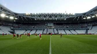 Para pemain Sevilla melakukan latihan di Juventus Stadium guna mempersiapkan diri menghadapi Benfica di final Liga Europa. (Reuters/Albert Gea) 