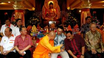 Suasana perayaan Waisak di Vihara Ekayana, Jakarta, Kamis (15/5/2014), yang turut dihadiri Wagub DKI Jakarta Basuki Tjahaja Purnama. [Suara.com/Adrian Mahakam]