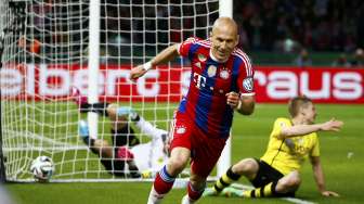 Arjen Robben mencetak gol pertama bagi Bayern [Reuters/Michael Dalder]