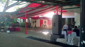 Tenda Merah Putih Hiasi Rumah Megawati Sejak Dini Hari