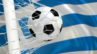 Mantan Pelatih Yunani Diskors Delapan Pertandingan 