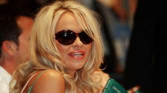 Polisi Buru Pelaku Perkosaan Pamela Anderson 