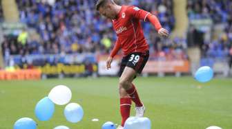 Craig Bellamy Gantung Sepatu