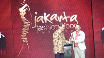 Inilah 3 Orang Penerima Fashion Icon Awards