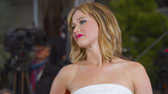 Muntah saat Pesta, Jennifer Lawrence Dicela Miley Cyrus