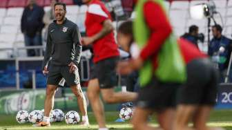 Sesi latihan Atletico Madrid di Luz Stadium, Lisbon, Jumat (23/5).  [Reuters/Stefan Wermuth]    