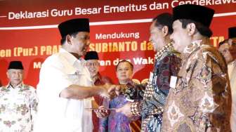 Deklarasi Guru Besar dan cendikiawan mendukung pasangan capres-cawapres Prabowo Subianto dan Hatta Rajasa menjadi presiden periode 2014-2019 di Balai Kartini Jakarta, Selasa (27/5). [suara.com/Adrian Mahakam]