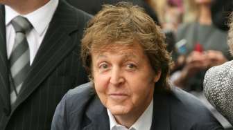 Hampir Sepekan Dirawat di Jepang, Paul McCartney Pulang ke London