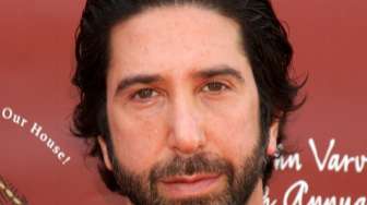 David Schwimmer Bantu Polisi Bekuk Penjahat