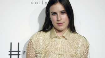 Protes Instagram, Putri Bruce Willis Topless