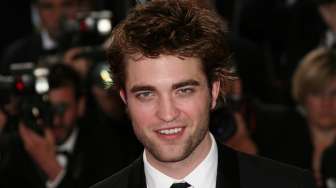 Kebiasaan Mandi 5 Aktor Ganteng Hollywood, Robert Pattinson Malas Keramas