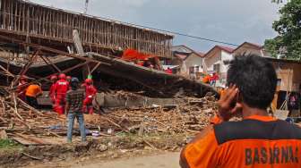 Ini Firasat Seorang Pekerja Sebelum Ruko Roboh