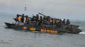 Latihan Gabungan (Latgab) TNI di Pantai Banongan, Situbondo, Rabu (4/6). [Antara/Adhitya Hendra]