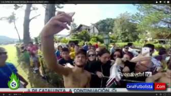 Video: Neymar, Bintang Brasil yang Doyan "Selfie"