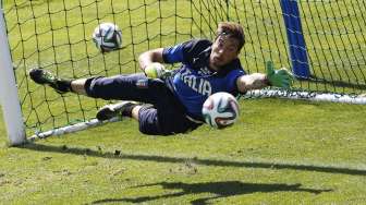 Jelang Piala Dunia, Italia Ganti Kiper