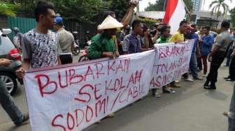 Keluarga Korban Kekerasan Seksual JIS Diteror