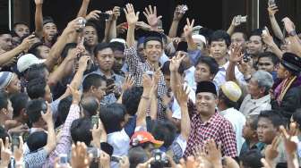 Kampanye Capres nomer urut dua Joko Widodo di Cilacap, Jawa Tengah, Jumat (13/6). [Antara/Widodo S. Jusuf]