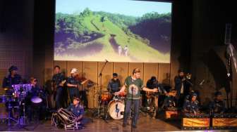 Bali dalam Gamelan Fusion di "The Bali Connection Galeri"  