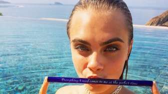 Dukung "Free the Nipple", Cara Delevigne Unggah Foto "Topless"