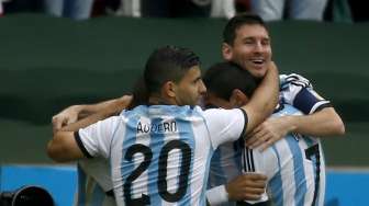 Video: Di Sela Piala Dunia, Messi dan Aguero Adu "Skill" Takraw