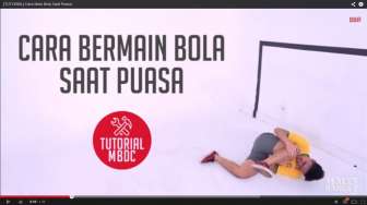 Video: Cara Main Bola Saat Puasa
