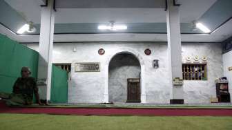 Masjid Pengukiran, Saksi Sejarah Pendatang Gujarat