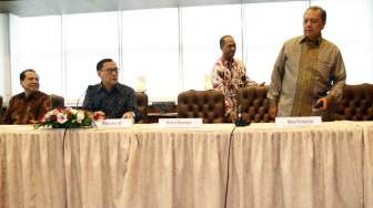 Konferensi pers hasil rapat rountable pemerintah dengan Bank Indonesia di gedung Radius Prawiro Kompleks Bank Indonesia, Jakarta, Jumat (4/7). [suara.com/Adrian Mahakam]