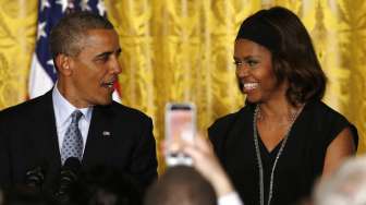 Komedian AS Sebut Obama Gay dan Istrinya Transgender