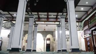 Masjid Luar Batang di Jalan Luar Batang 1, Penjaringan, Jakarta Utara, Senin (7/7). [suara.com/Adrian Mahakam]