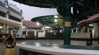 Masjid Luar Batang di Jalan Luar Batang 1, Penjaringan, Jakarta Utara, Senin (7/7). [suara.com/Adrian Mahakam]
